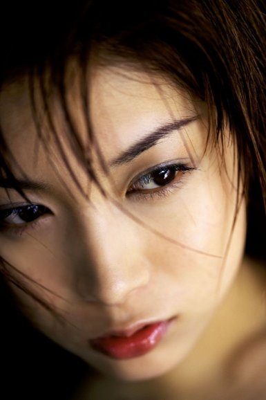 ‘澳客下载’女司机开车冲入河丈夫赶来砸窗救妻(图2) 澳客比分